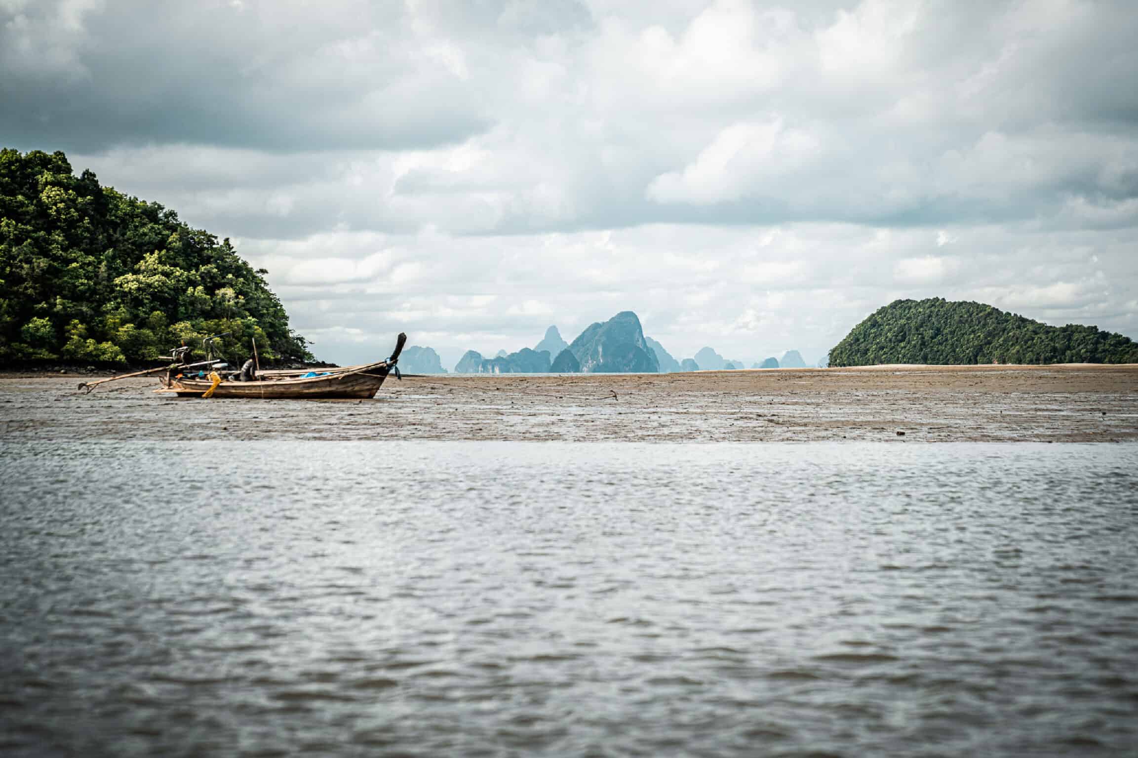 Buket Strand mit Boot Thailand